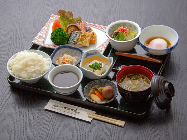 やさしい味わいに、心がホッとする女将手作りの朝食