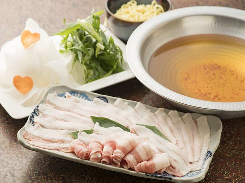 看板メニューが絞り込めないほど、こだわりがつまった夕食