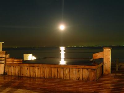 星降る露天とかにまぶし 豊洋荘