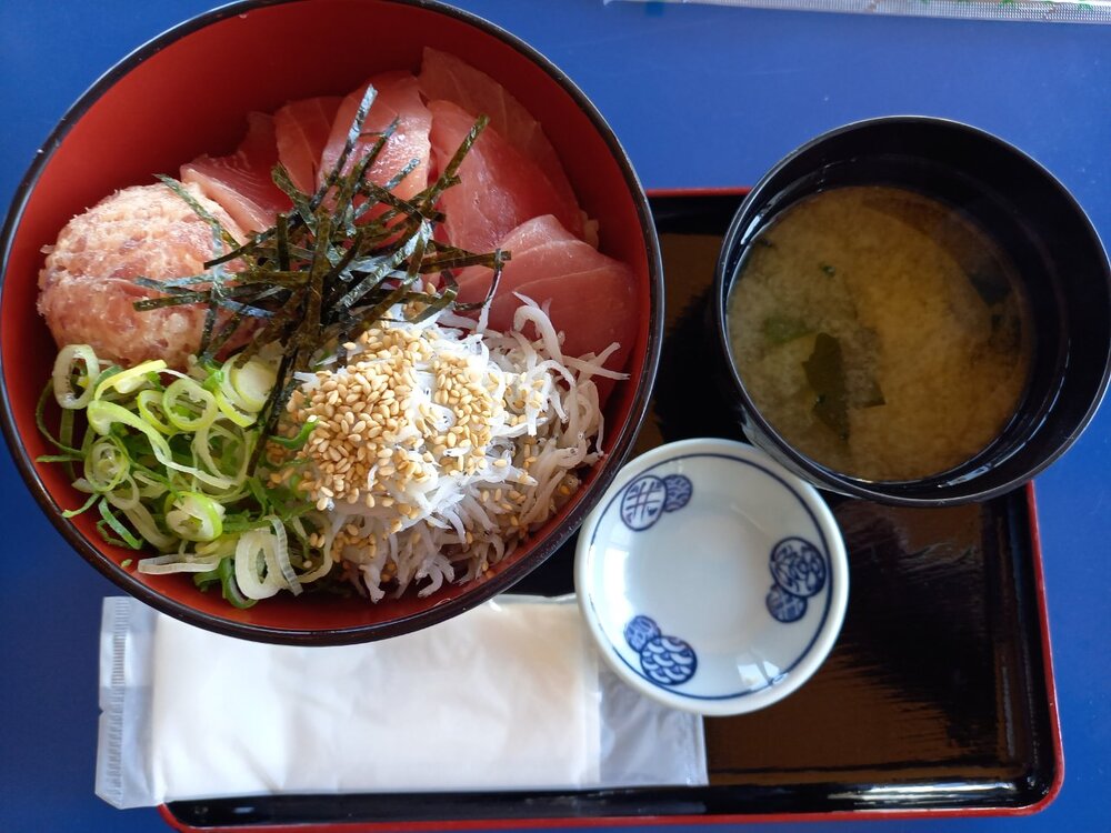 潮騒食堂哉介マグロ丼