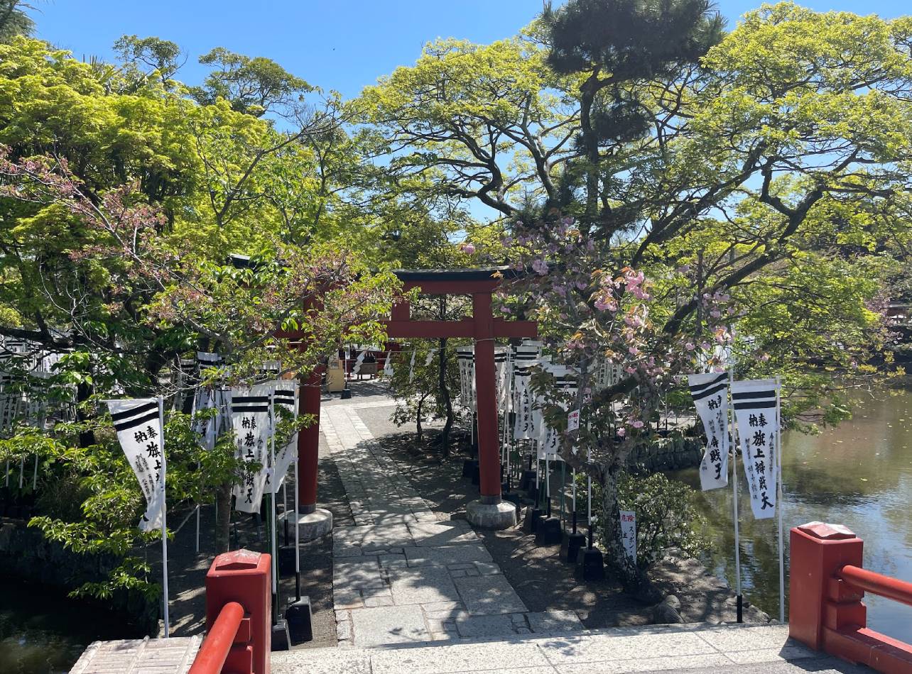 鶴岡八幡宮境内