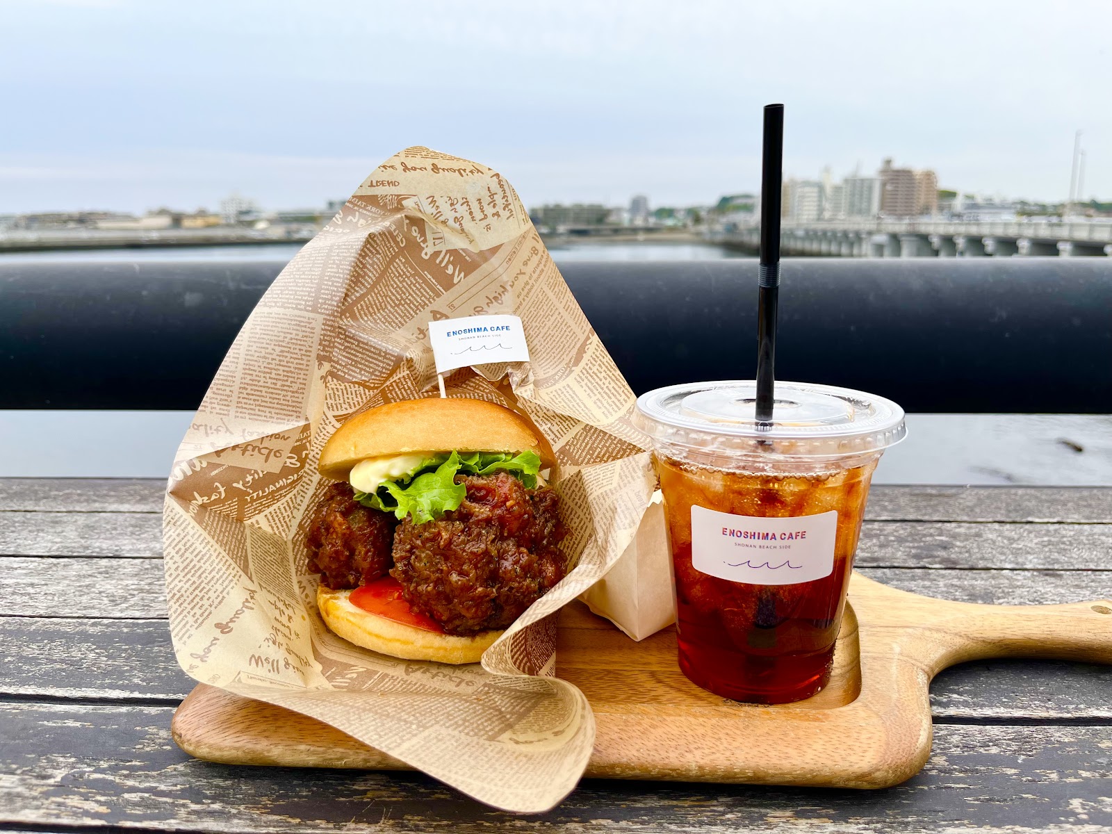 江の島しらす唐揚げバーガー