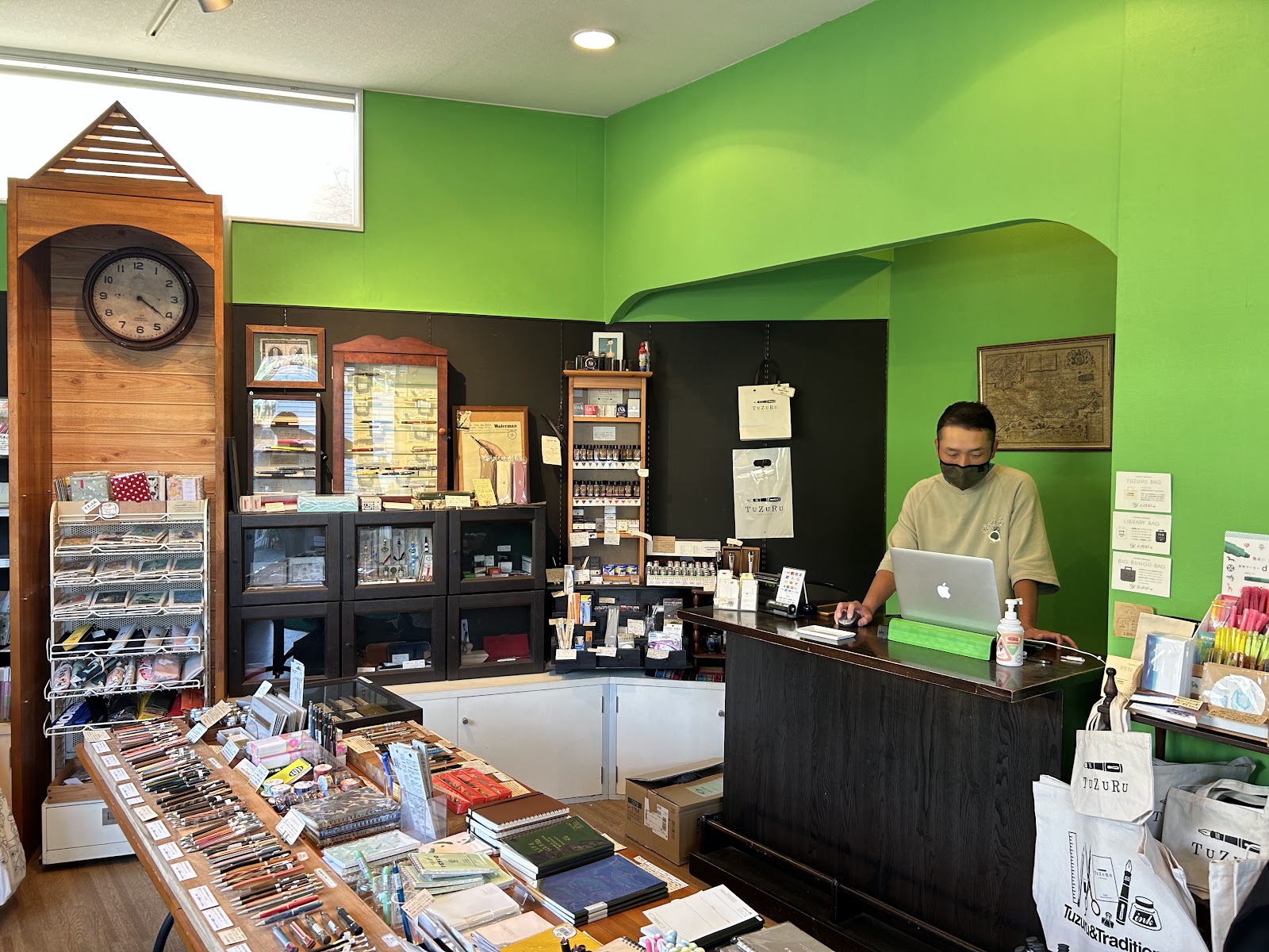 TUZURU店内