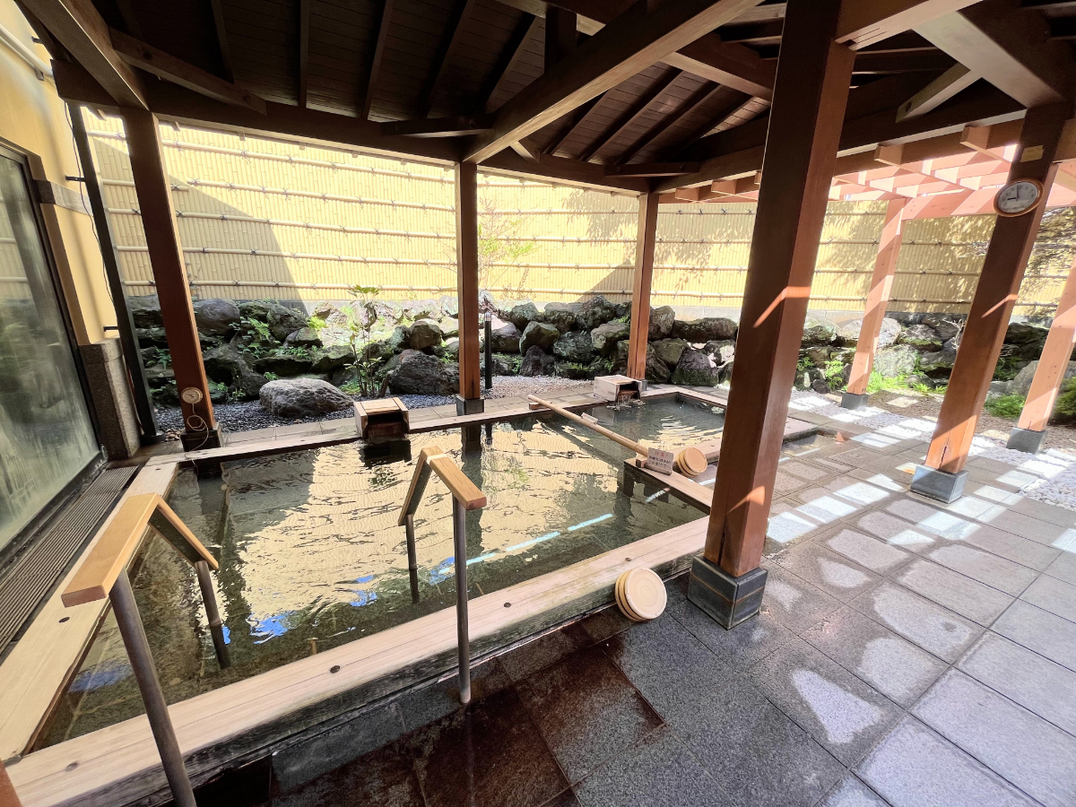 里湯の露天風呂