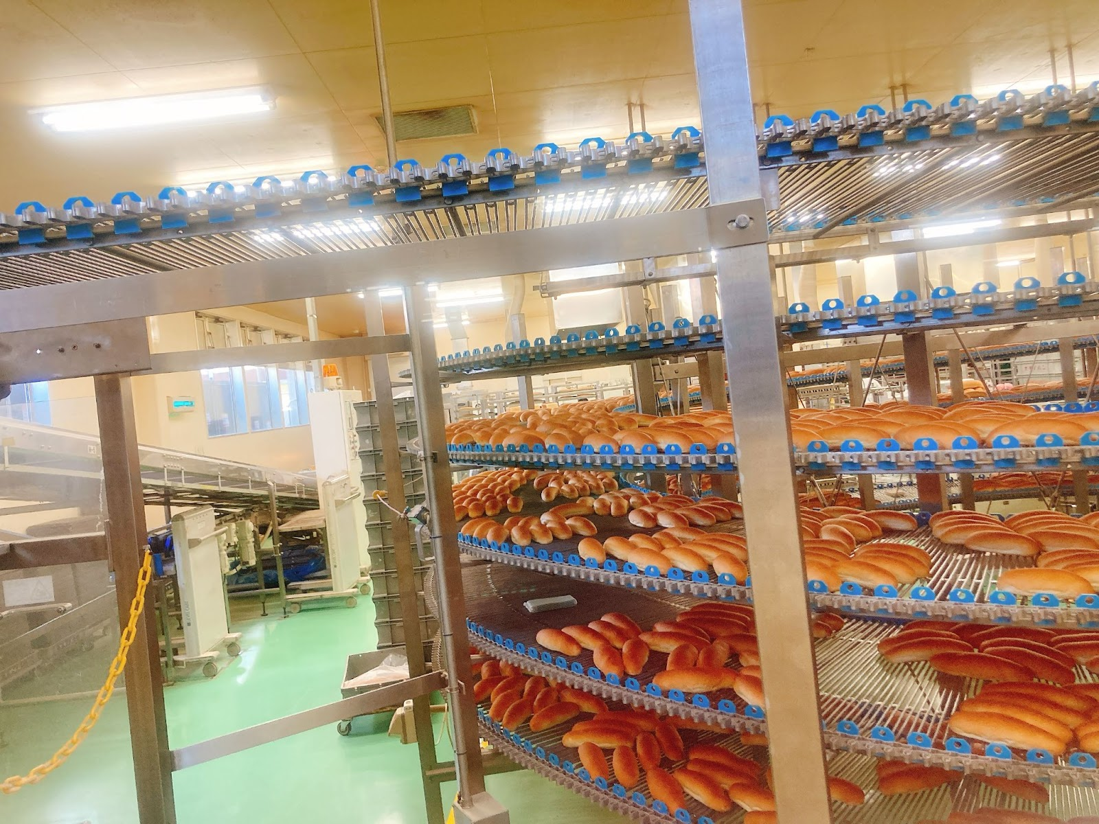 オギノパン本社工場