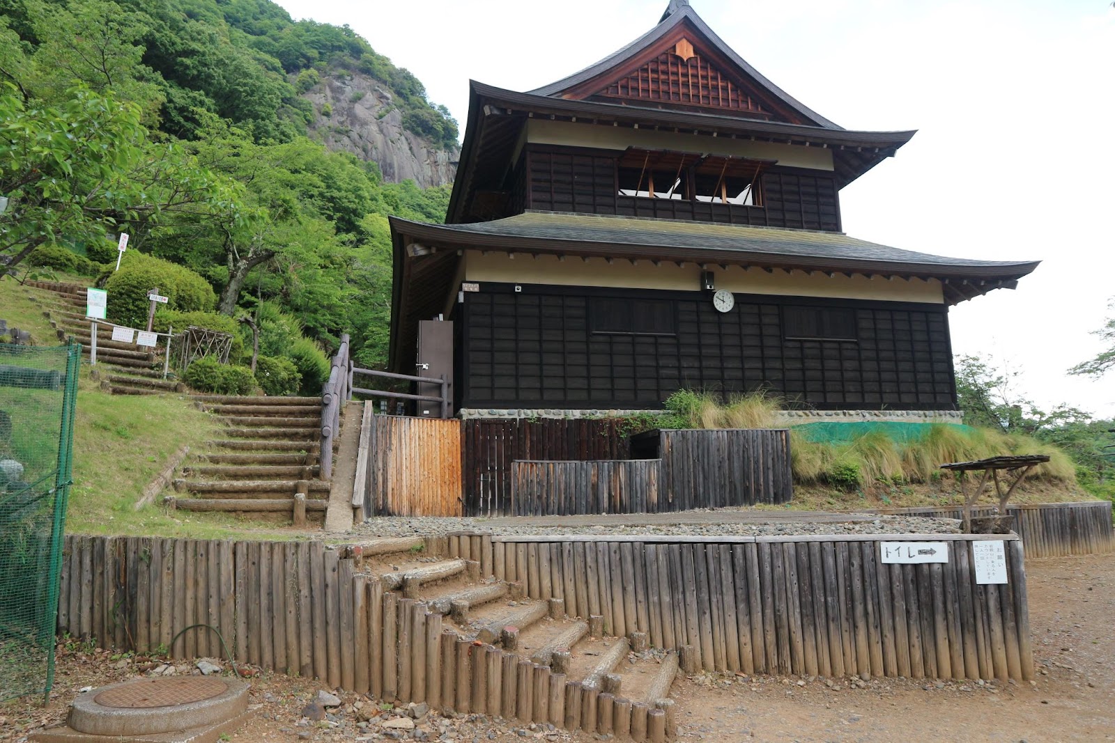 岩殿山　大月