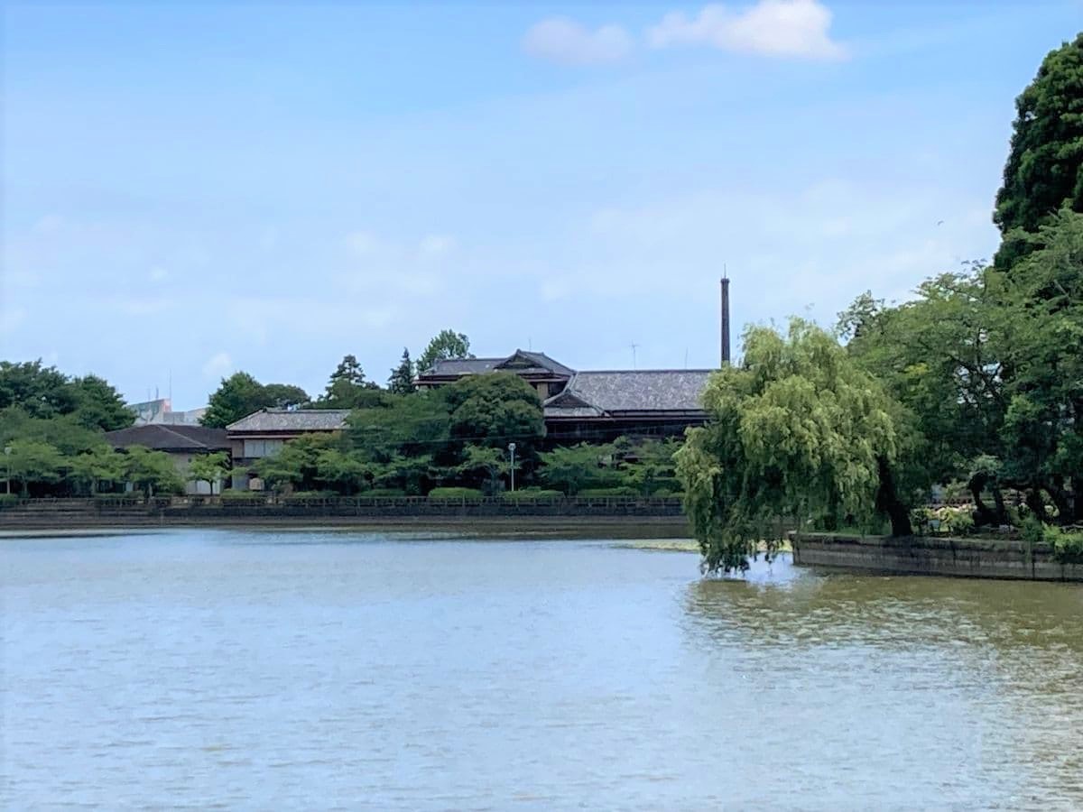 八鶴湖
