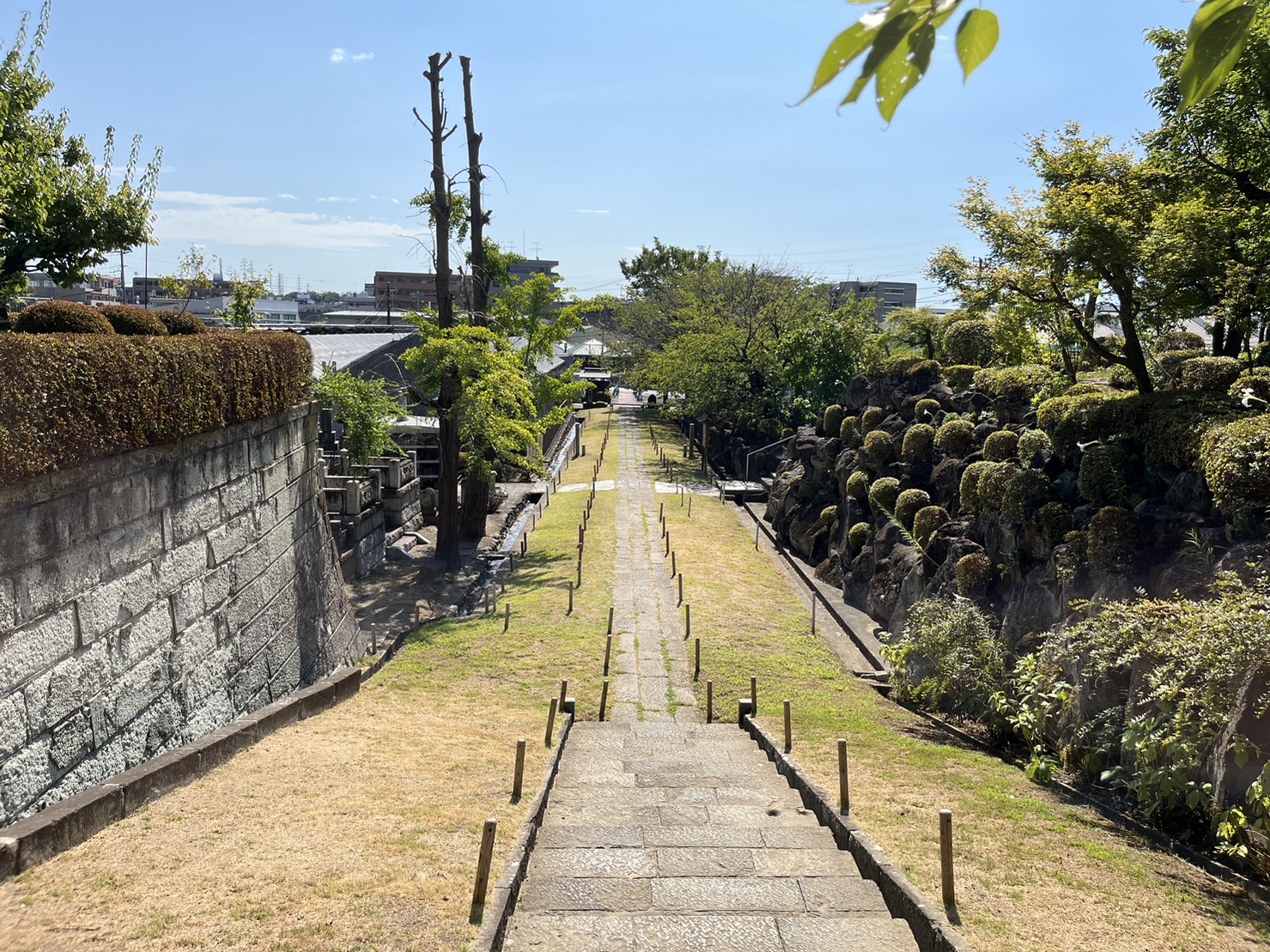 西方寺の参道