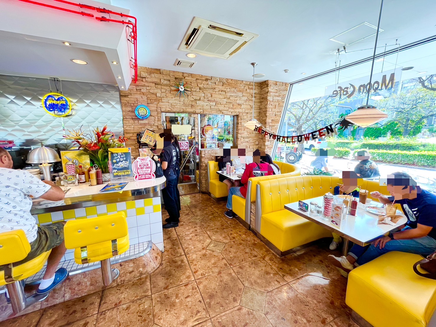 ムーンカフェ店内