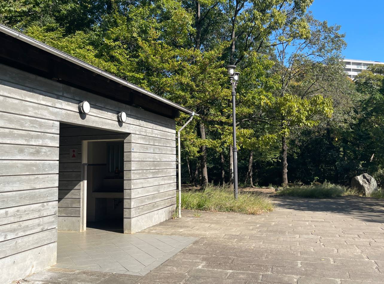 都筑緑道徳生公園のお手洗い