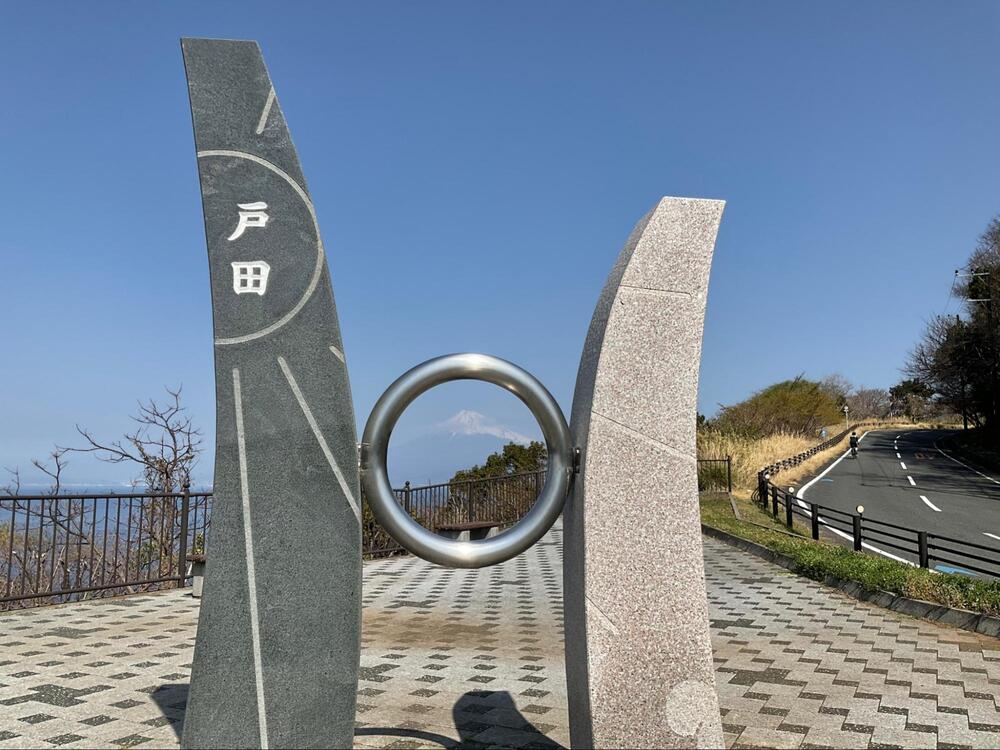 出逢い岬のモニュメント