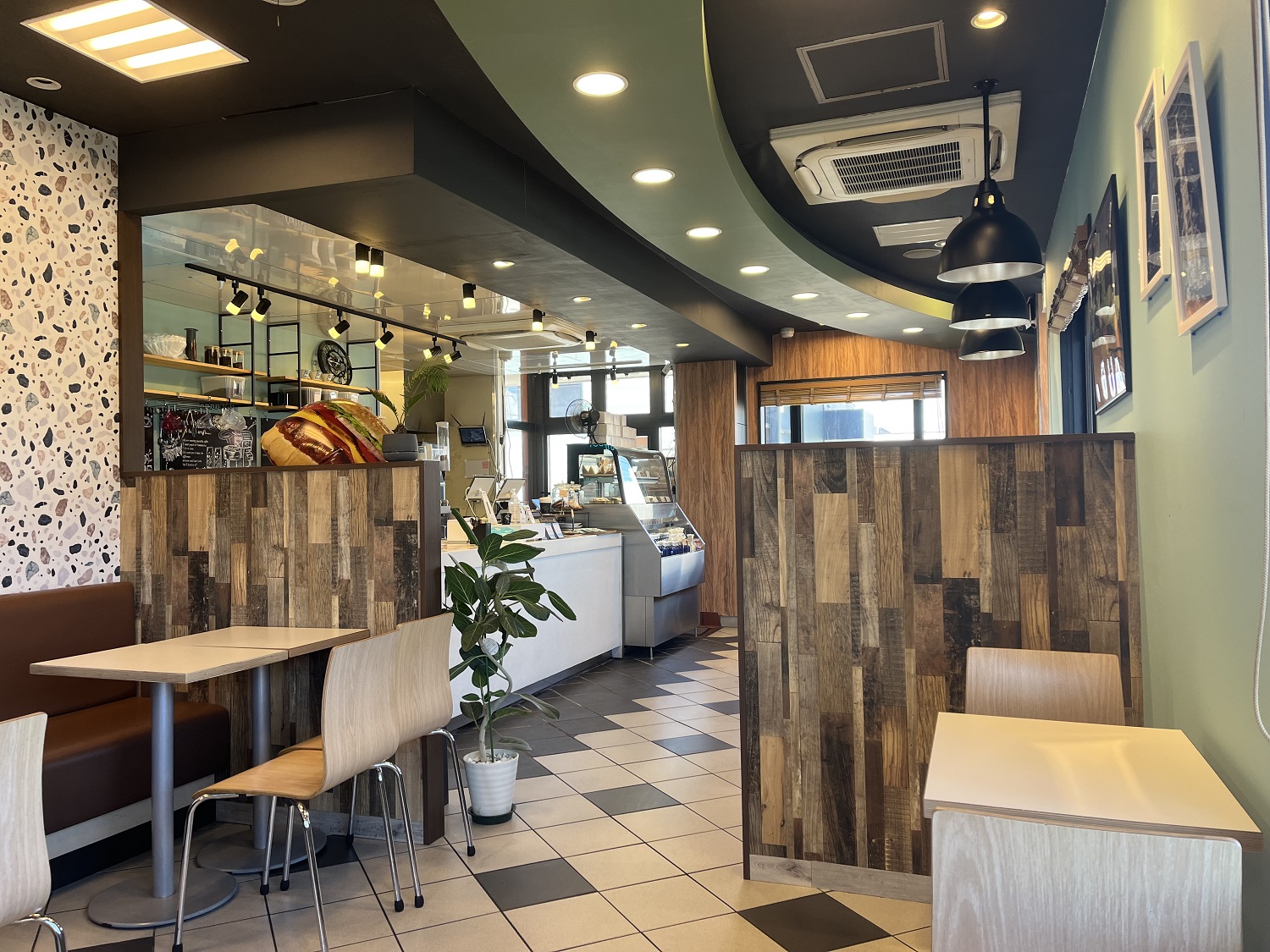 landmark’s coffee&bakerの店内