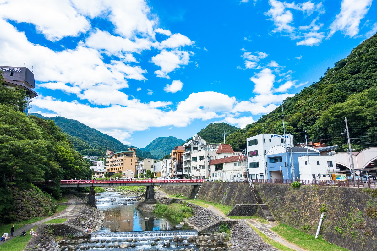 箱根を訪れるバスツアー