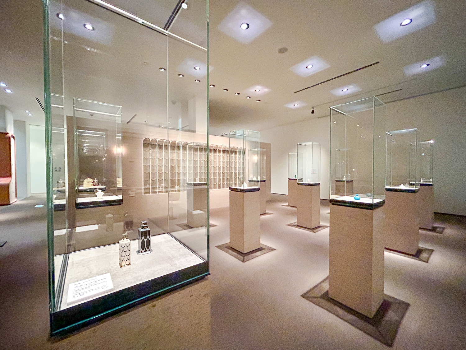 箱根ラリック美術館を訪れるバスツアー