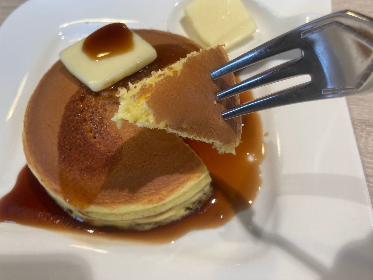 カットしたホットケーキ