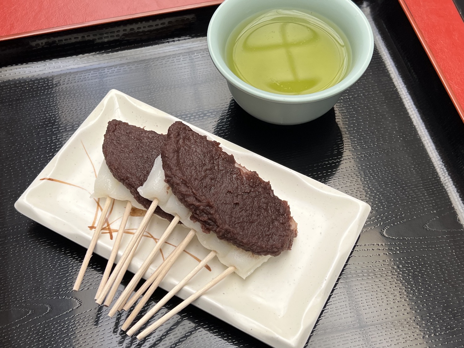 袋井市の厄除にご利益がある「法多山 尊永寺」。名物の厄除けだんごをいただこう！