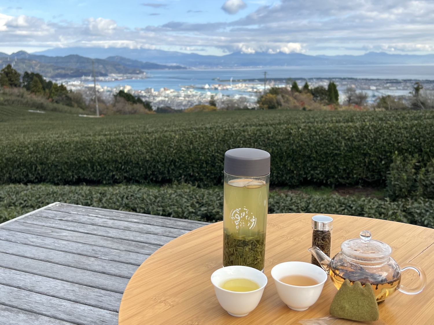 茶畑と富士山の絶景空間でリトリート！プライベートテラス「全景の茶の間」