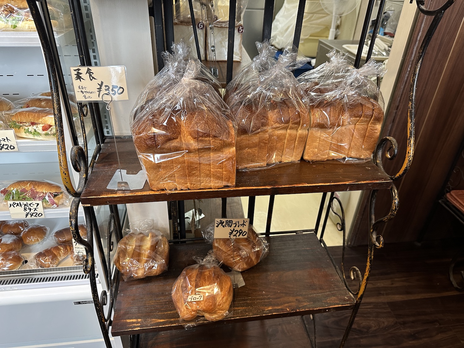 パン・トゥルーべ_食パン