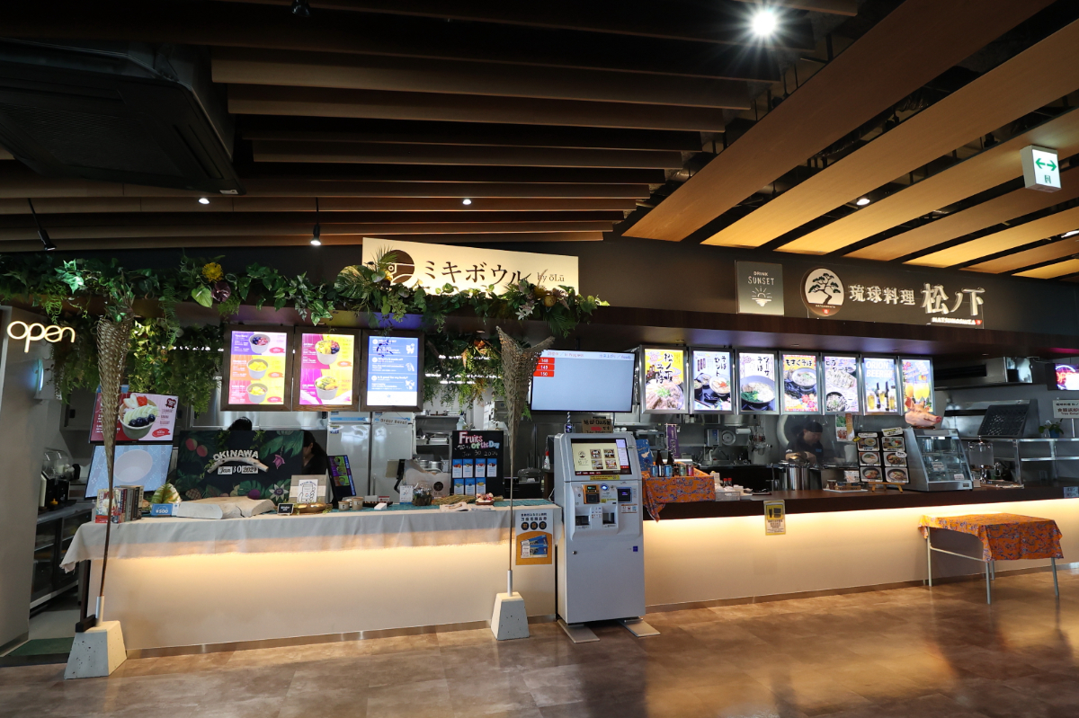万座毛施設内飲食店