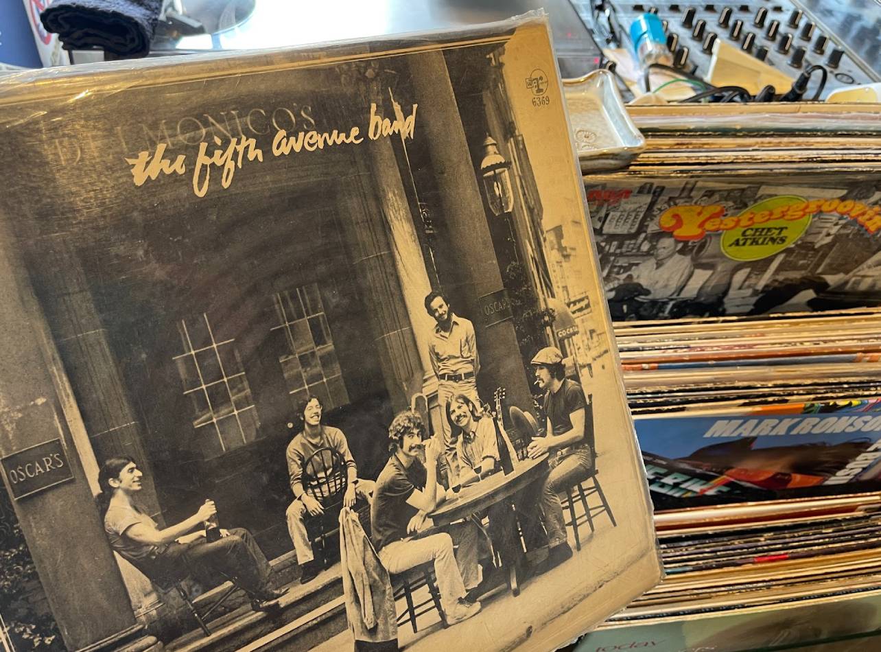 Cafe & Records Delmonico’s