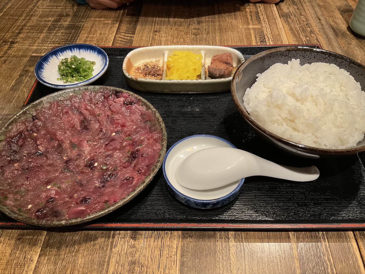 これが本物の漁師メシ！伊東「まるげん」で究極のローカルフードを堪能