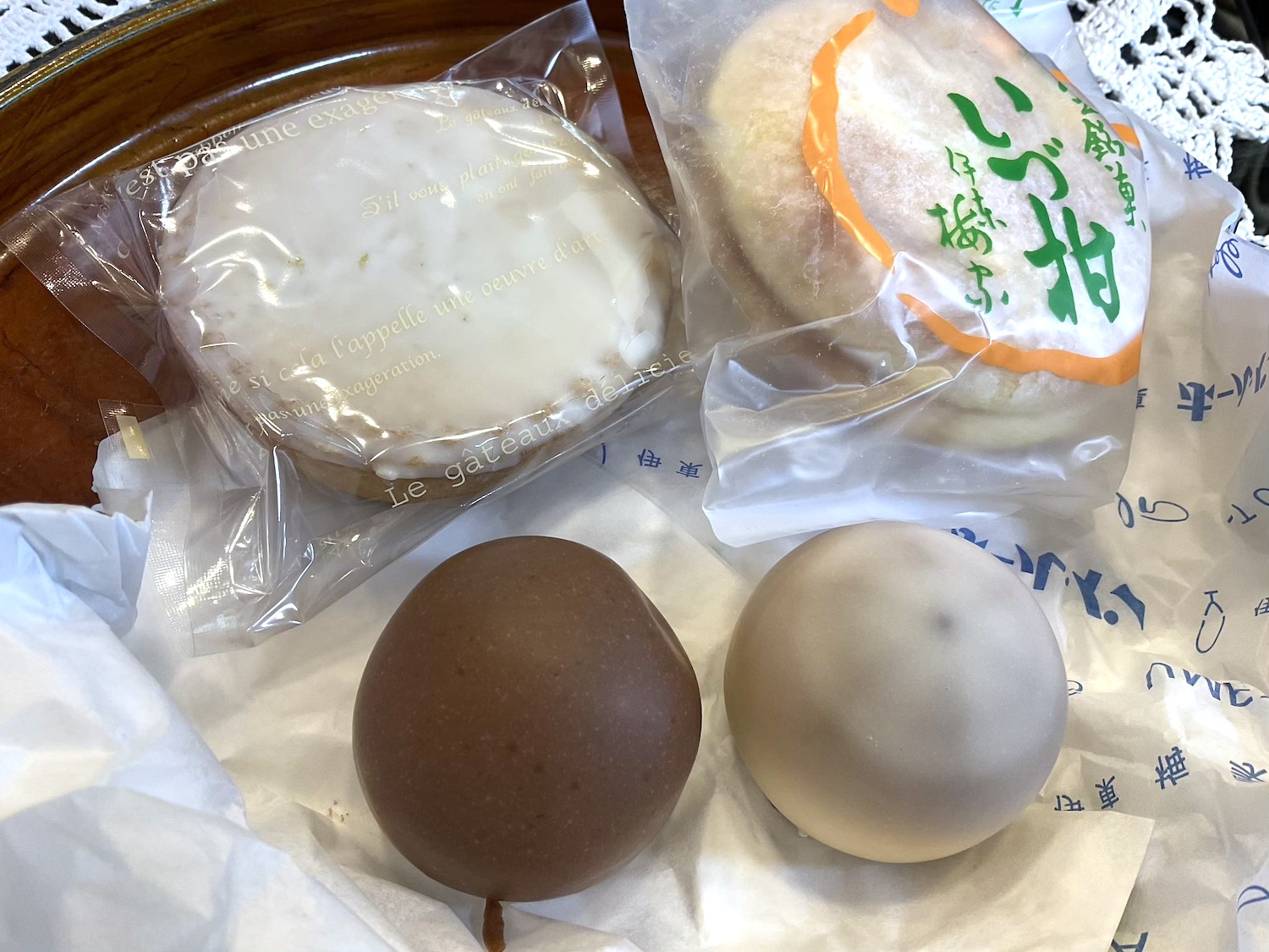 伊東の定番お菓子！梅家「ホール・イン」の美味しさの秘密とは？