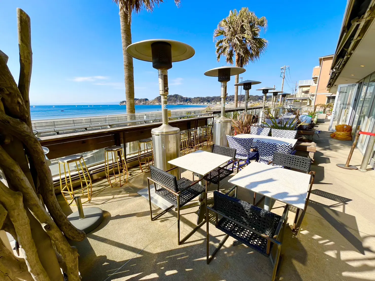 ZAIMOKUZA SEASONS TABLE」でゆったりランチ。海辺で過ごす、心温まる