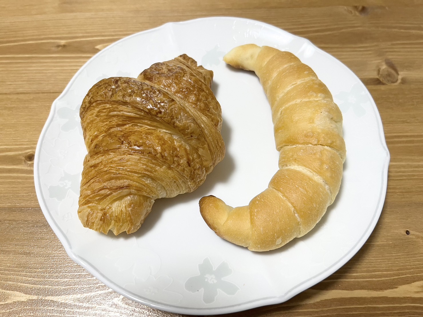 クロワッサンと塩パン
