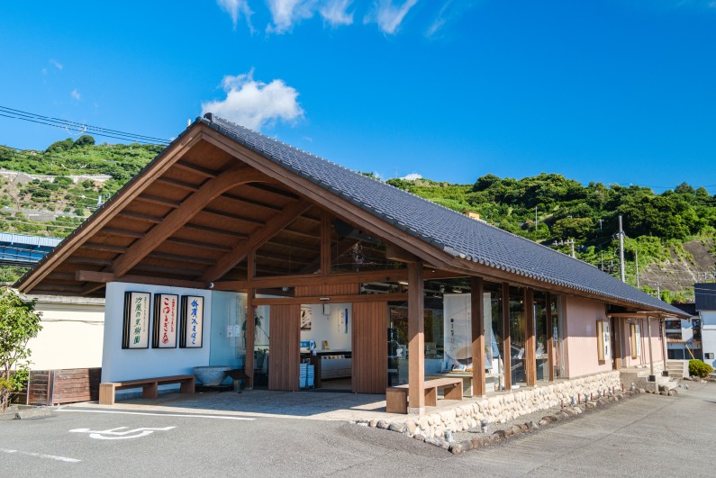 【神奈川】海を眺めながら一息「鈴廣かまぼこ石橋店」がリニューアルオープン!