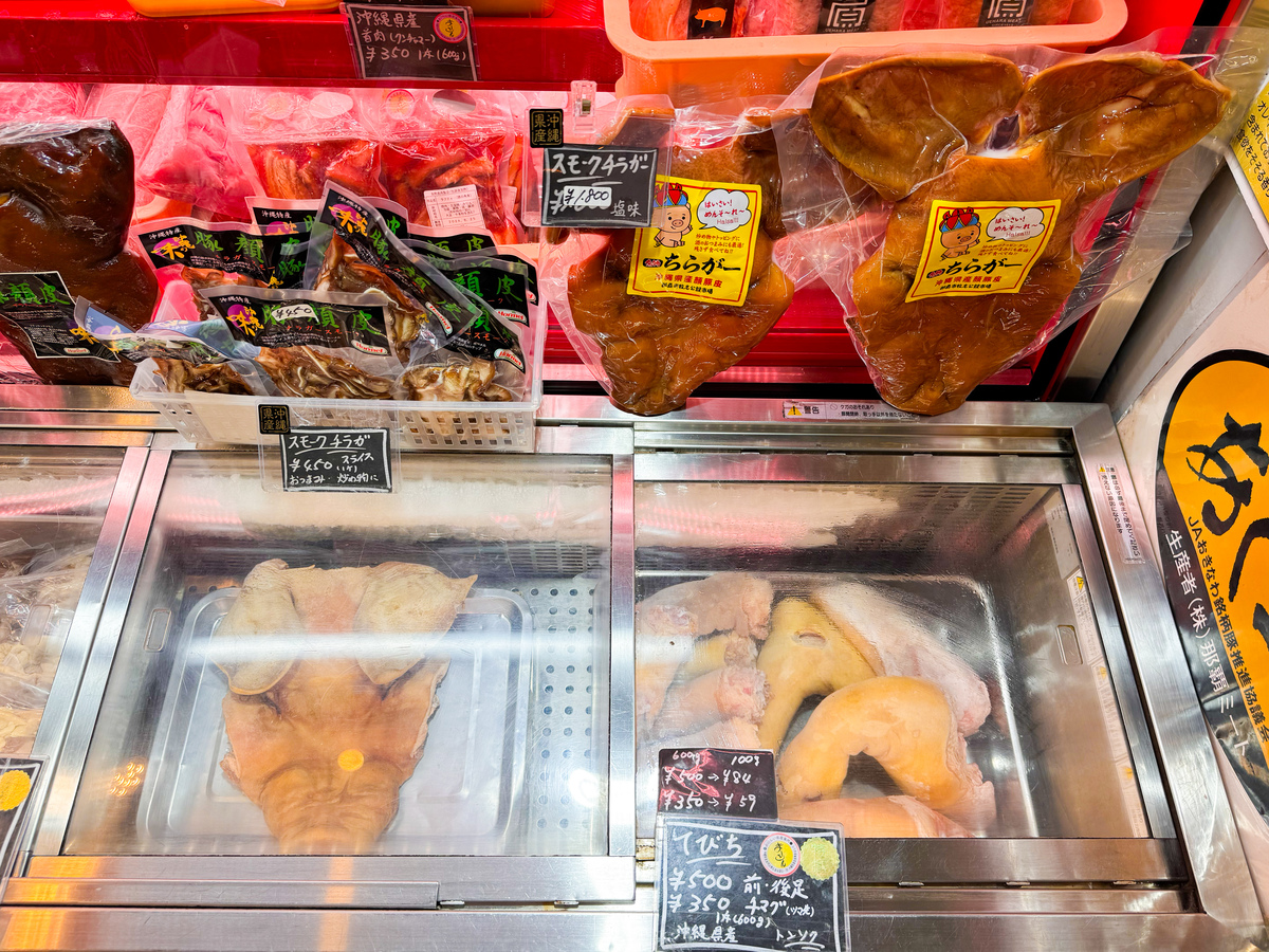 第一牧志公設市場の生肉エリア