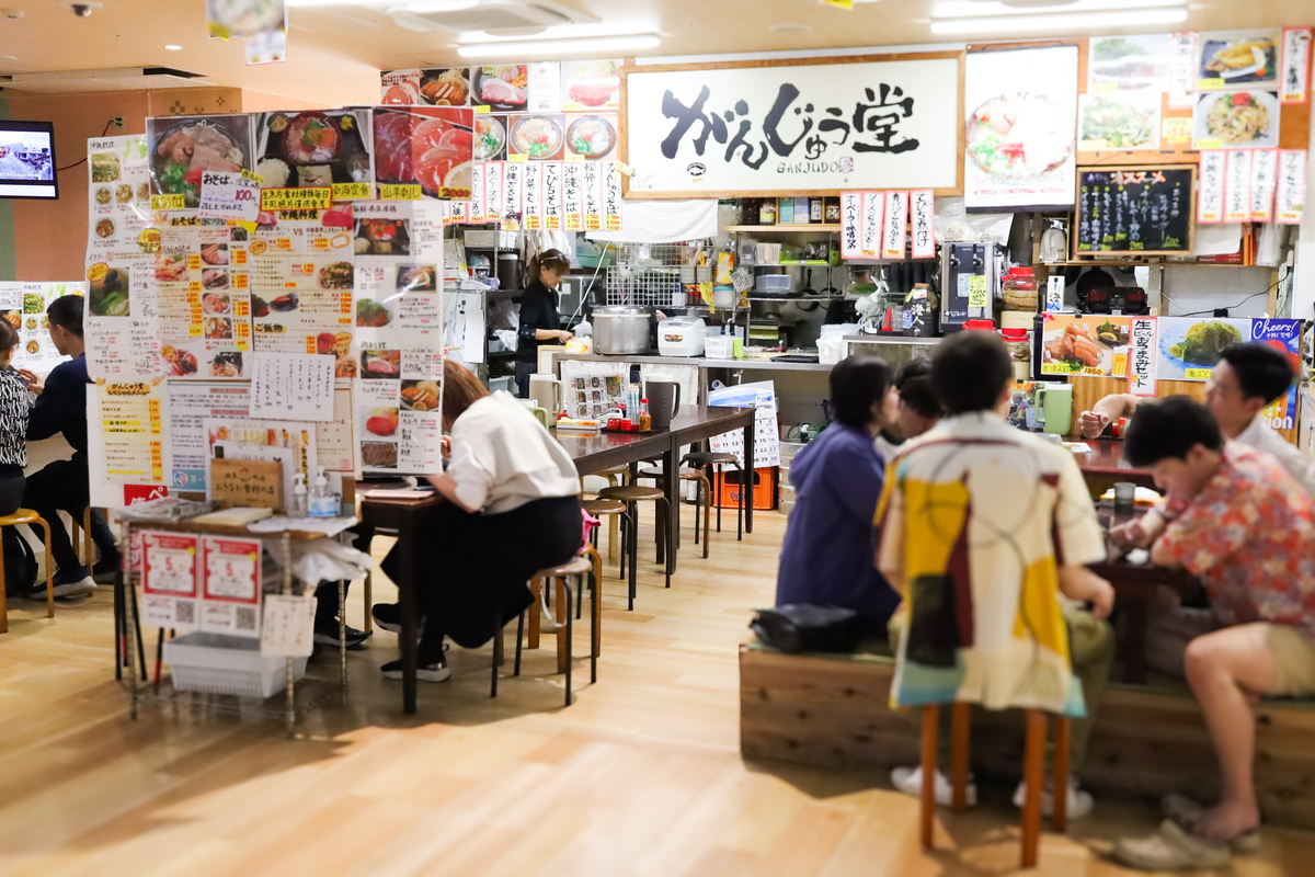 第一牧志公設市場の食堂
