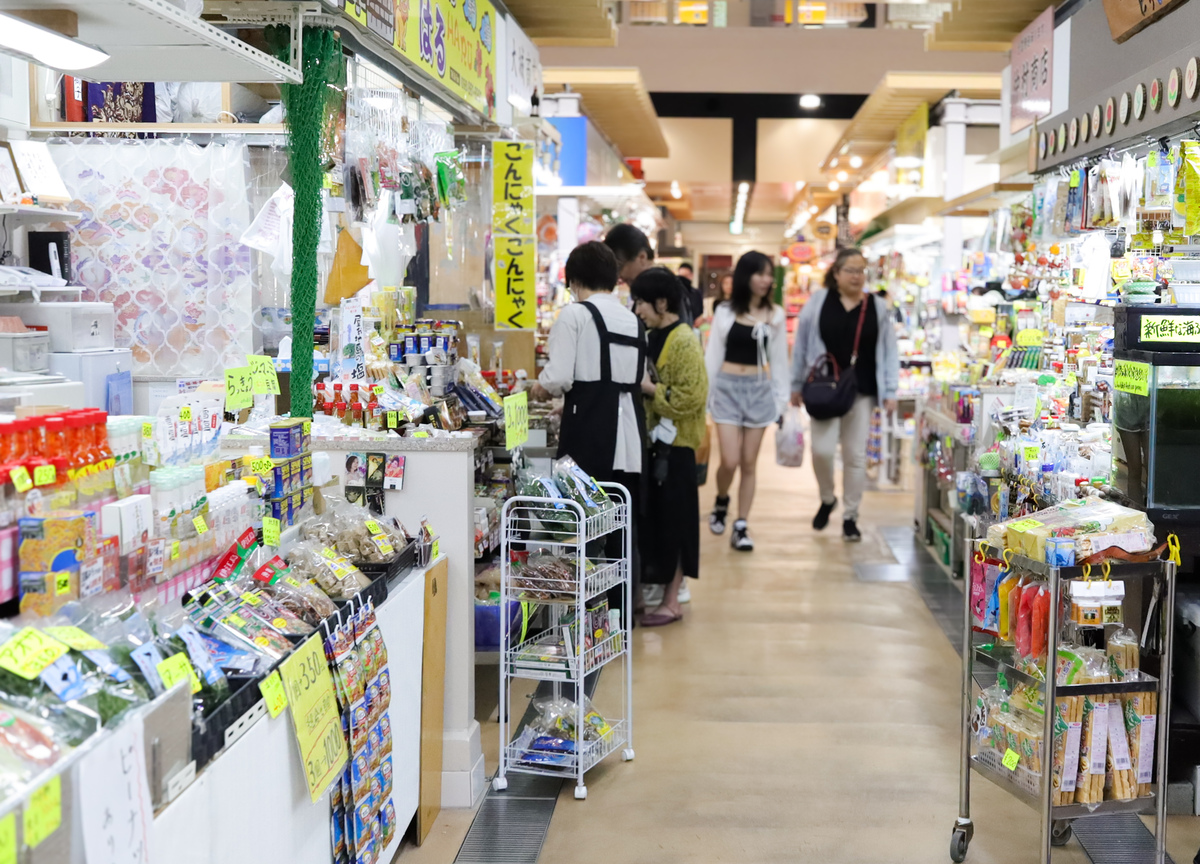第一牧志公設市場の中の様子