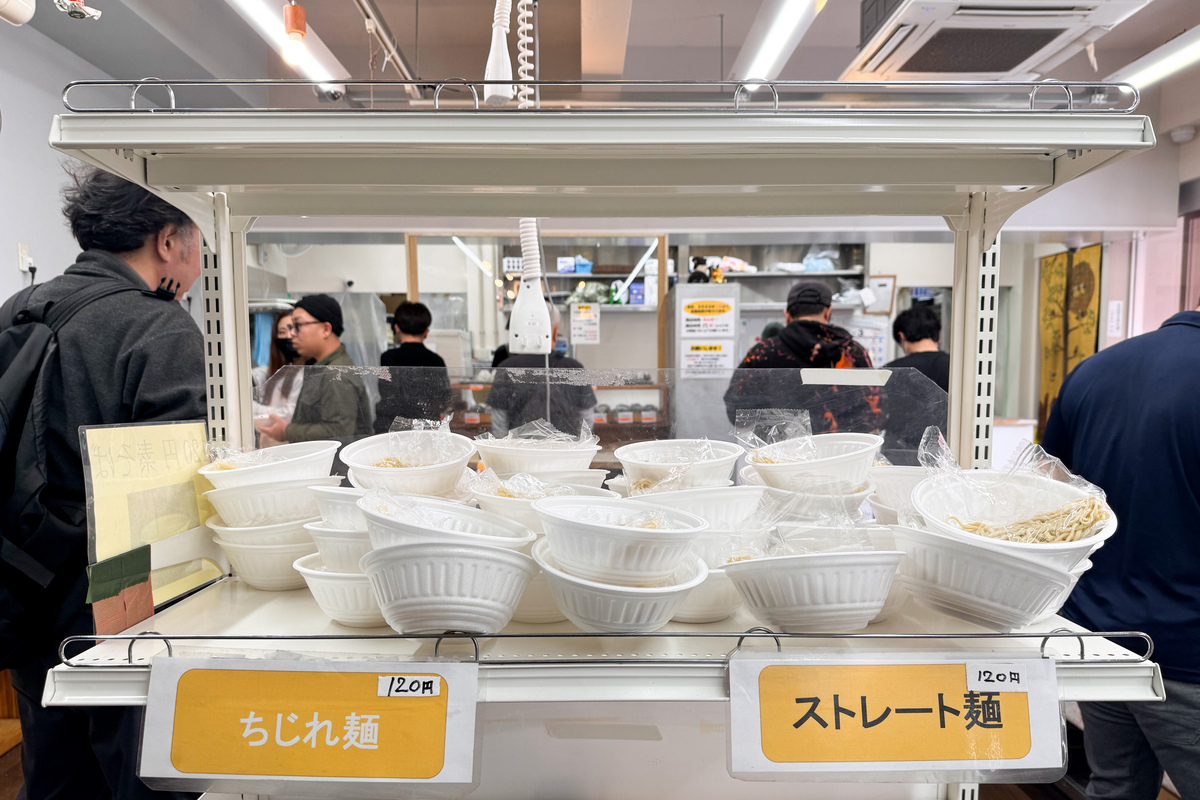 宮城スーパーのカップ沖縄そば