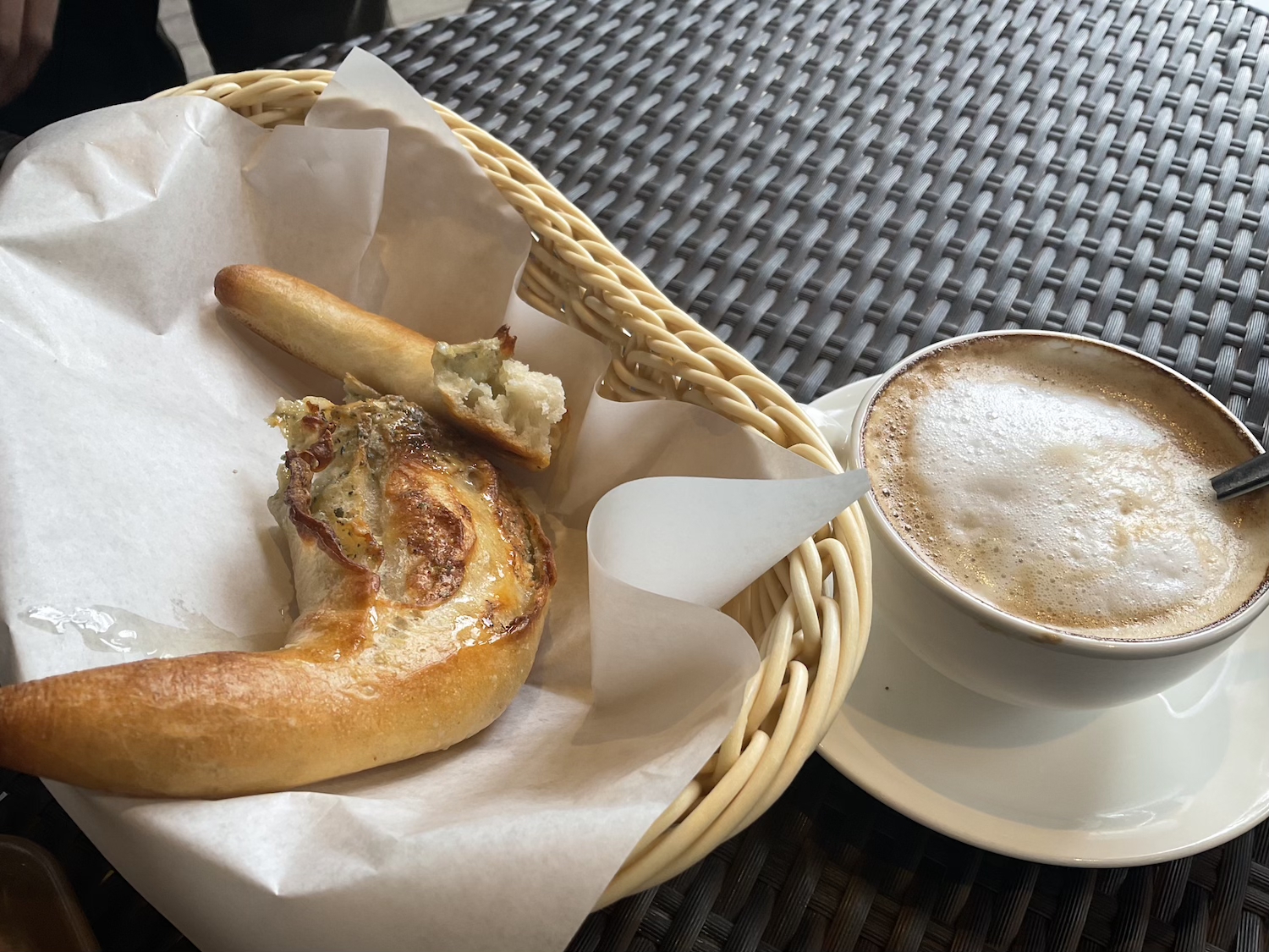 ル・フィヤージュ トリュフォンヌとカフェラテ