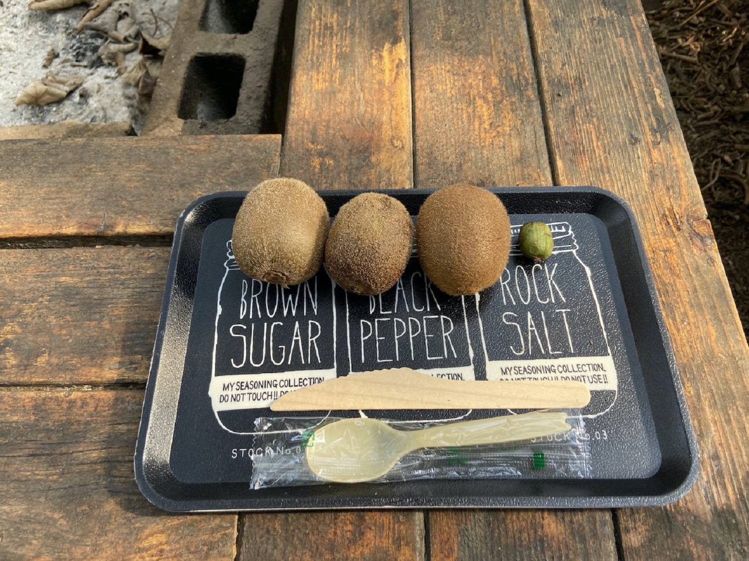 キウイフルーツカントリーJapan　キウイ食べ放題