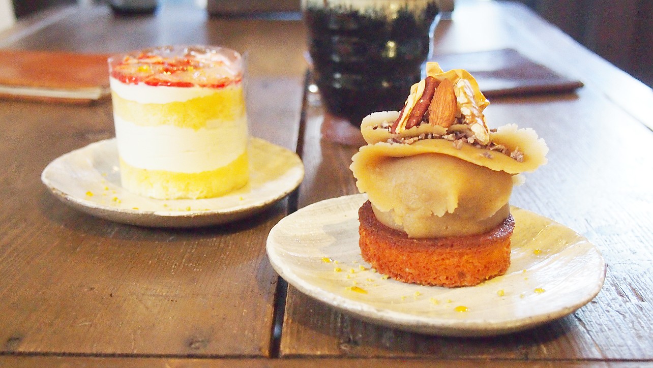 流山本町カフェtroncのケーキ2種