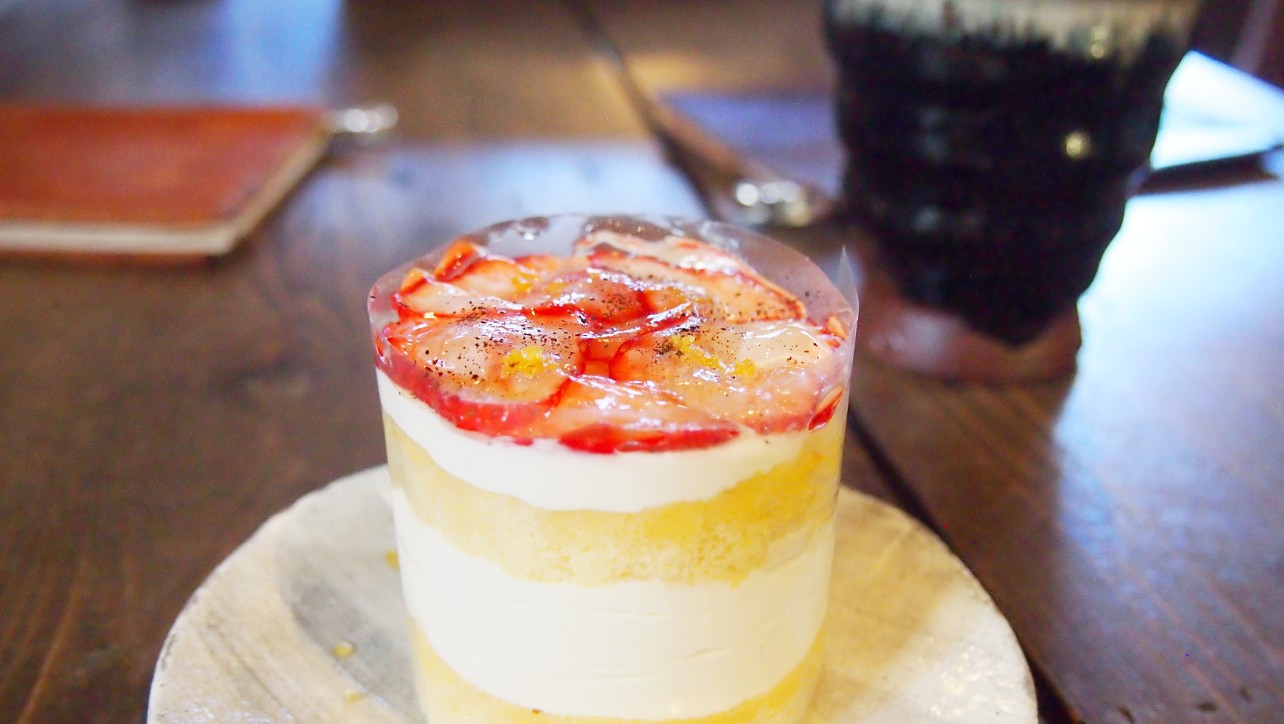 流山本町カフェtroncのショートケーキ