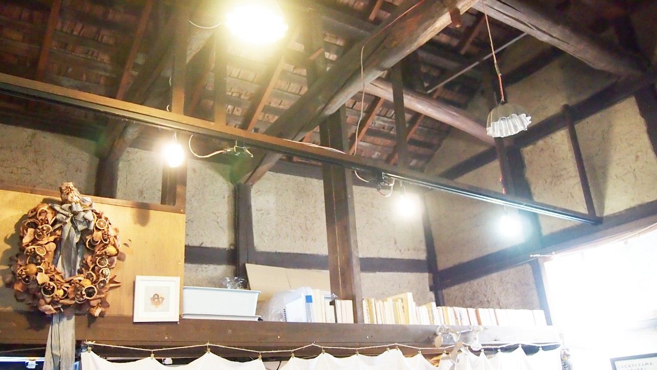 流山本町カフェtronc店内