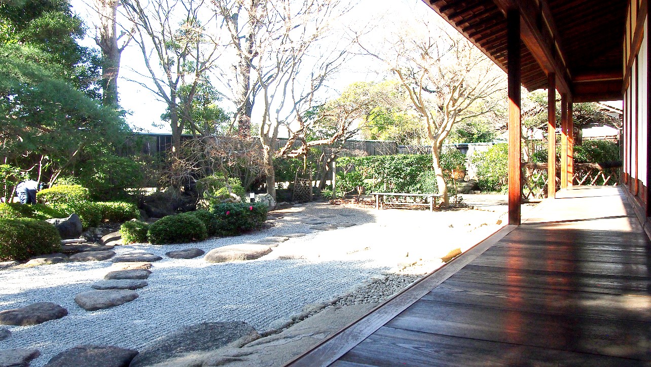 一茶双樹記念館の庭園