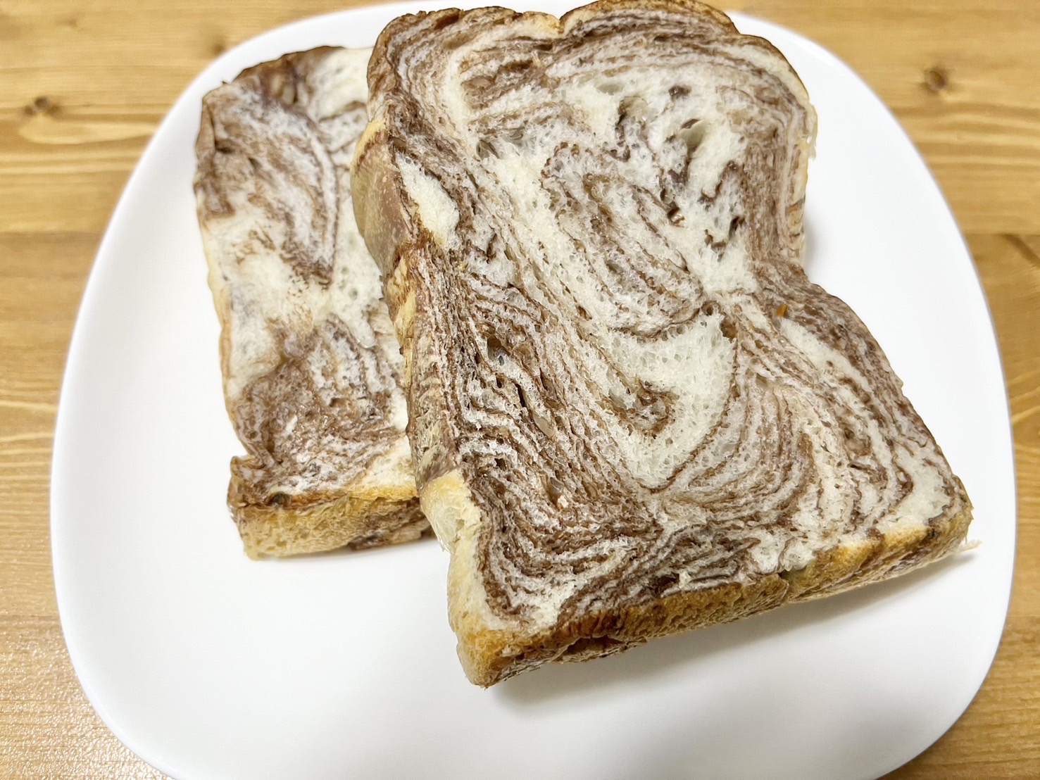 つぶつぶチョコデニッシュ風食パン