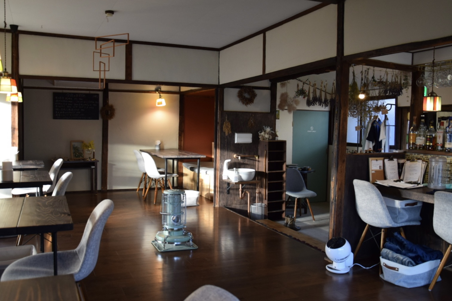 すずめのす_店内