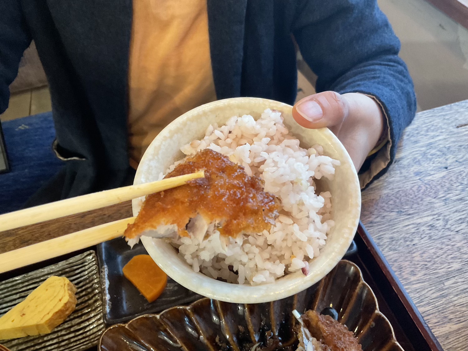 南伊東　そのに　ご飯とアジフライ