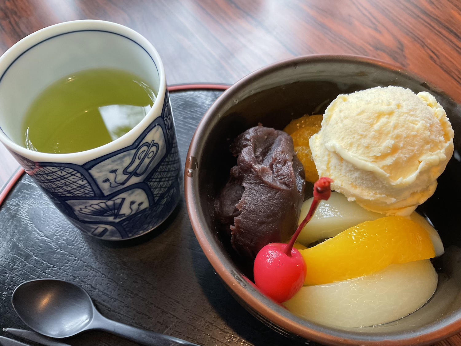 東海館喫茶室　クリームあんみつ