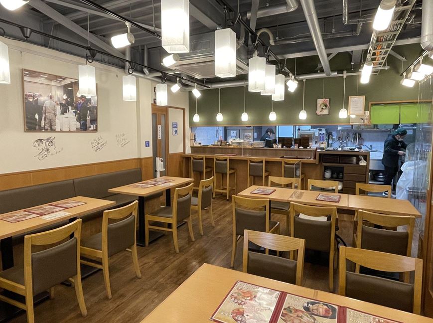 海鮮丼 ゆたか水産　店内