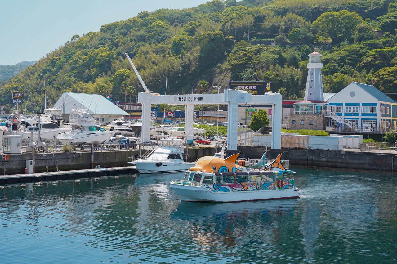 伊東マリンタウン イルカ号