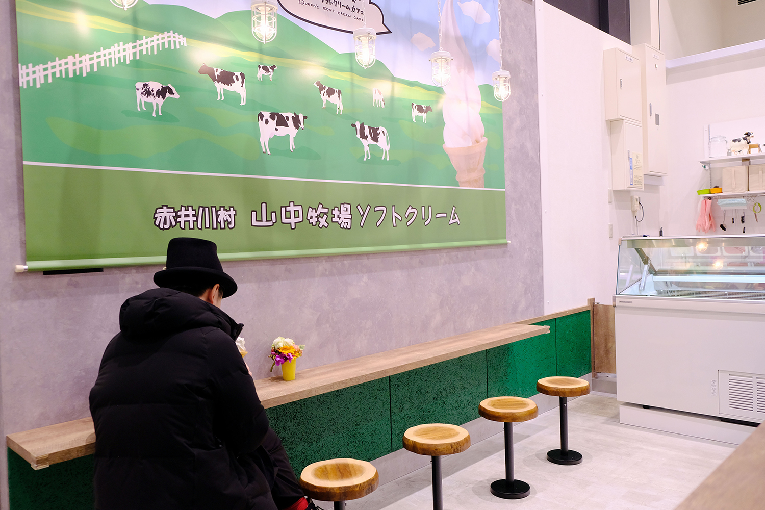 クイーンズソフトクリームのイートインスペース