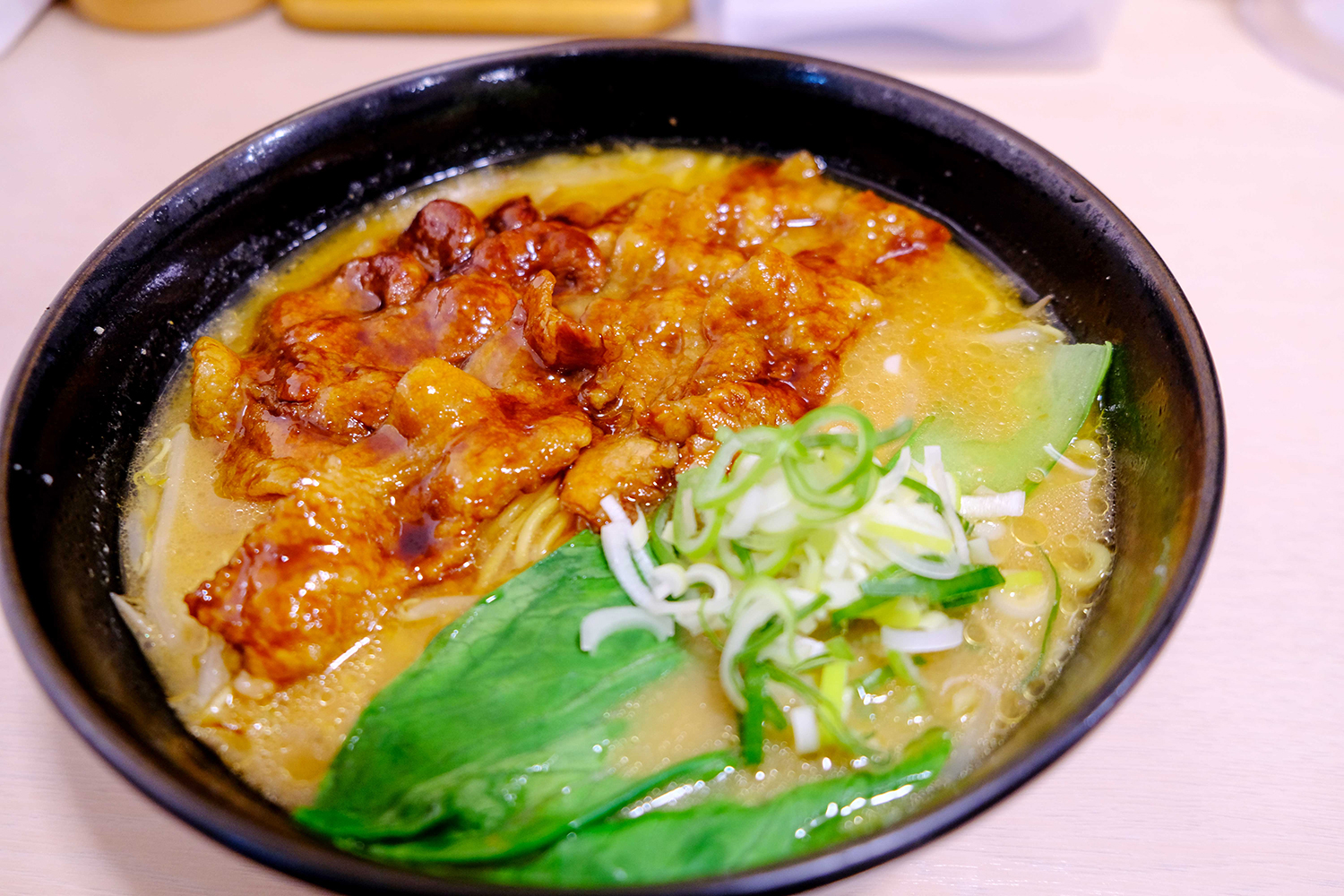 十勝ホエー豚麺