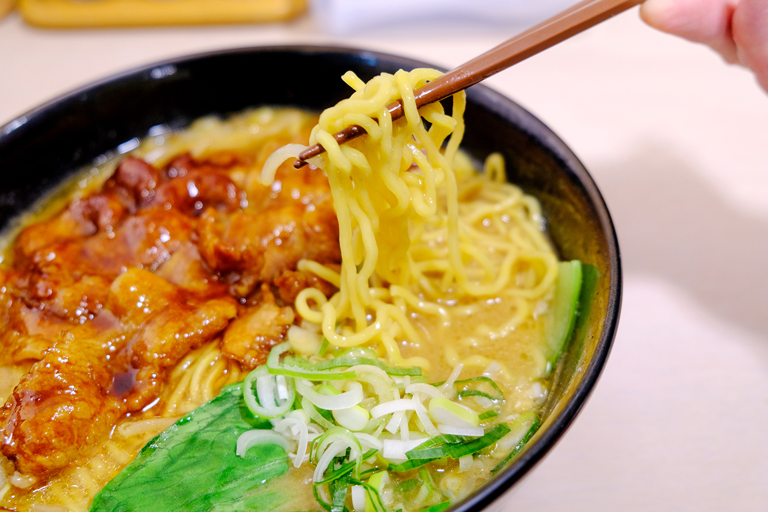 十勝ホエー豚麺の麺