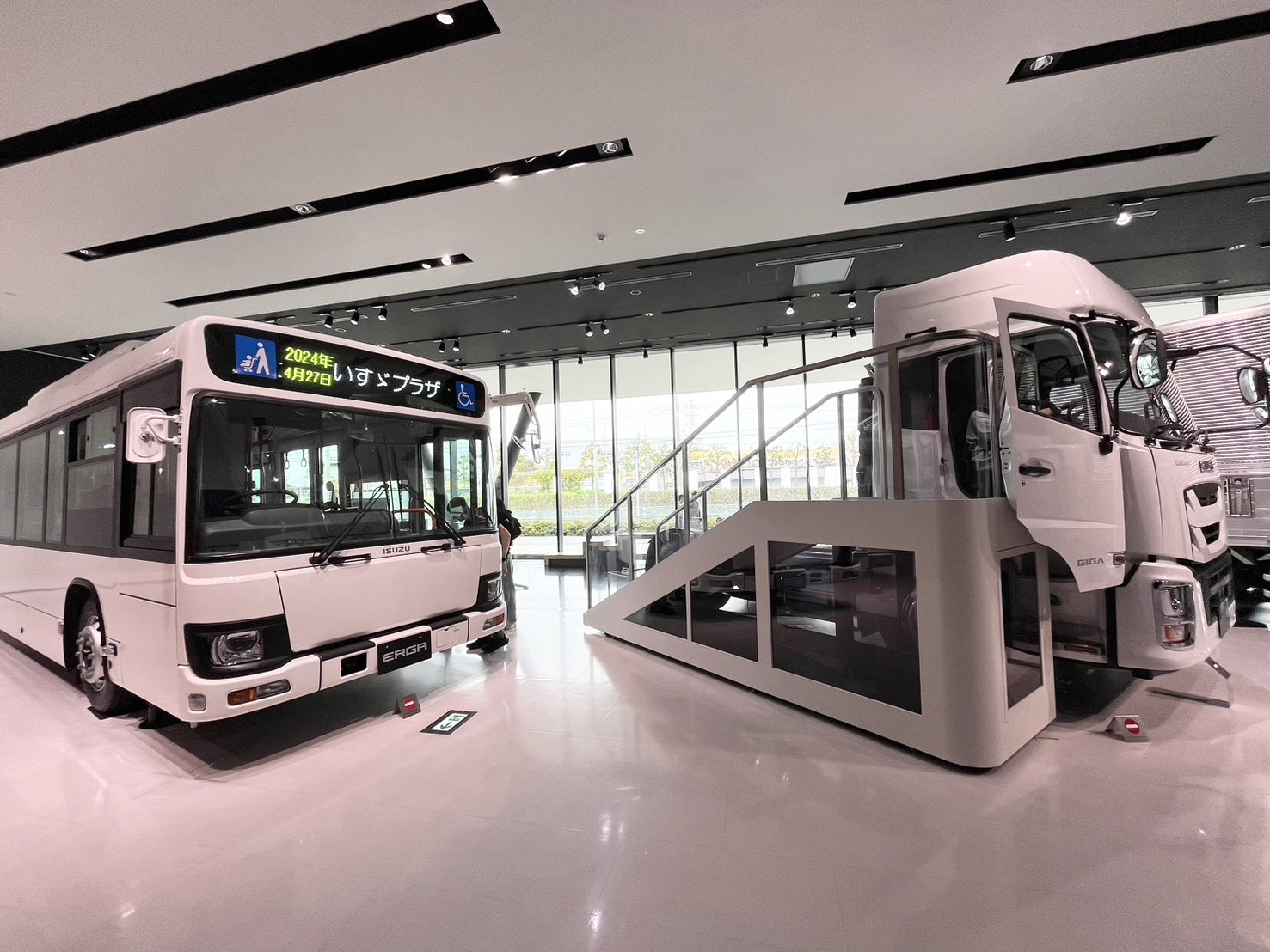 大型車両展示コーナー
