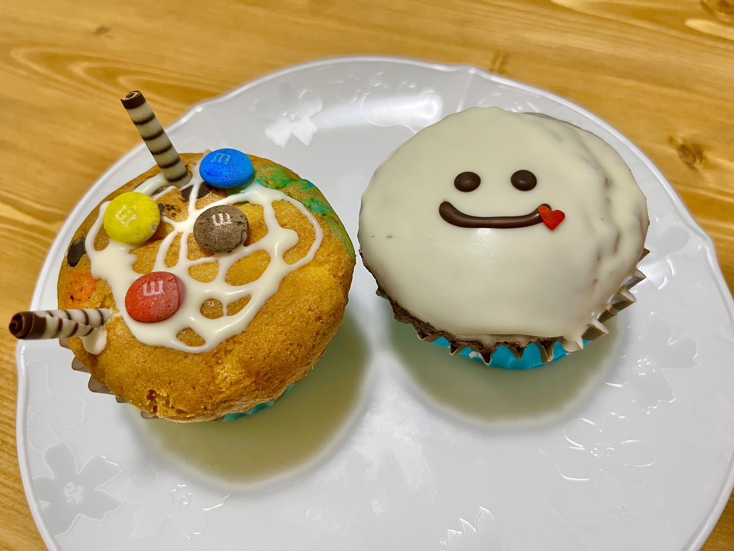 ニコニコマフィンとM＆Mチョコチャンクマフィン
